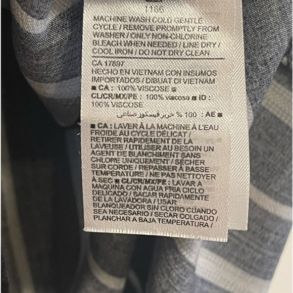 Old Navy romper. Excellent condition - Picture 7 of 7